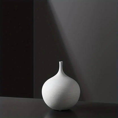 Minimalist Japanese Handmade Ceramic Vase - Kanju Decor