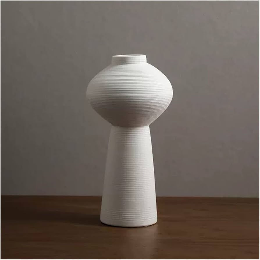 Minimalist Japanese Handmade Ceramic Vase - Kanju Decor